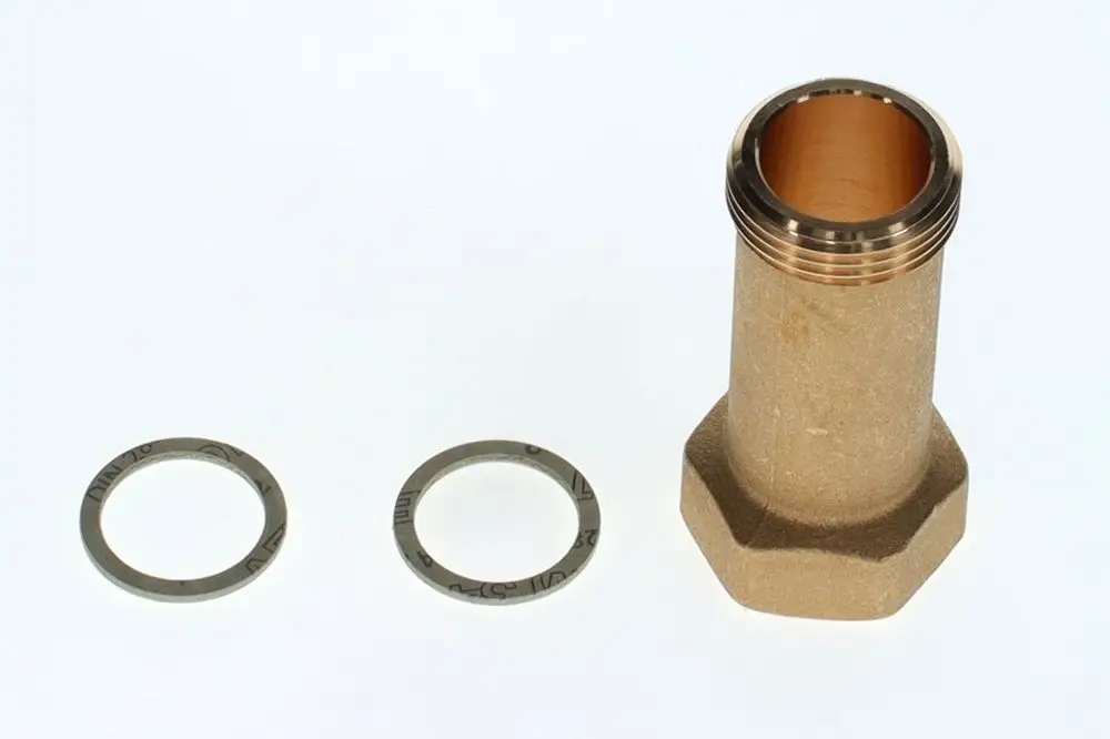 Bosch G1 verlängerungsstück aus Metall mit zwei Dichtungsringen daneben, auf einem weißen Hintergrund.
